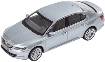 MODELIK SAMOCHODU SKODA SUPERB 3 KOMBI BIAŁY