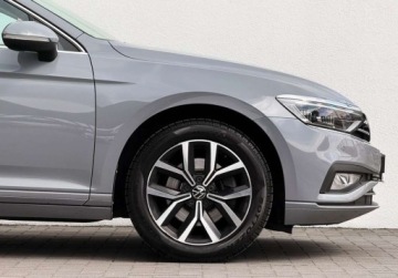Volkswagen Passat B8 Variant Facelifting 1.5 TSI EVO 150KM 2022 Volkswagen Passat Matrix-LED Kamera Czujniki Travel Assist FVAT23 Sal, zdjęcie 3