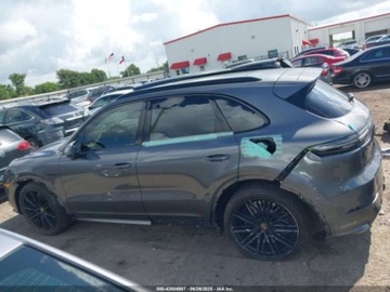 Porsche Cayenne III 2021 Porsche Cayenne E-Hybrid Turbo S 2021 4.0l 4.0 Hybryda 541KM, zdjęcie 2