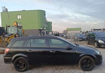 Opel Astra J Sports Tourer 1.7 CDTI ECOTEC 125KM 2011 Opel Astra Opel Astra 1.7 Diesel 125KM, zdjęcie 4