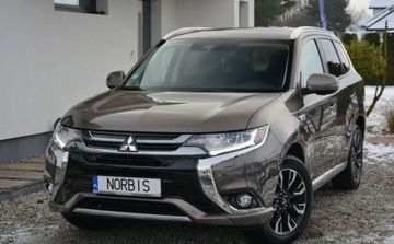 Mitsubishi Outlander III 2017 Mitsubishi Outlander Mitsubishi Outlander 2.0 4WD Top 2.0 Hybryda Plug-in, zdjęcie 14