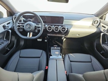 Mercedes Klasa A W177/V177 Hatchback Facelifting 2.0 220 190KM 2024 Mercedes-Benz Klasa A A 220 4MATIC AMG MULTIBEAM LED Panorama Kamera 3, zdjęcie 12