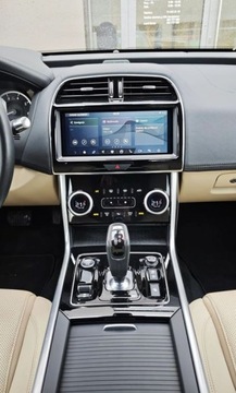 Jaguar XE Sedan Facelifting 2.0 i4P 250KM 2019 Jaguar XE 2.0 Benzyna 250KM, zdjęcie 19