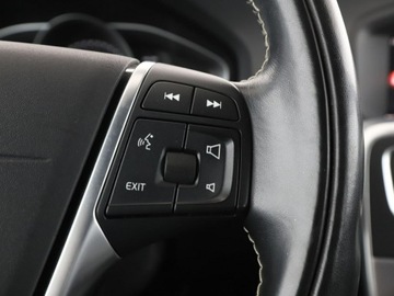 Volvo V60 I Kombi Facelifting 2.0 D2 DRIVE-E 120KM 2017 Volvo V60 Linje Svart D2 skóra navi PDC grzane, zdjęcie 28