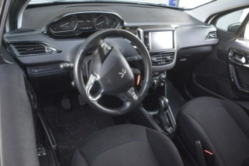 Peugeot 208 I Hatchback 5d Facelifting 1.2 PureTech 82KM 2018 Peugeot 208 1.2 Benzyna Style gwarancja przebiegu, zdjęcie 15