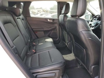 Ford Kuga III 2024 Ford Kuga 2024, 2.0L, 4x4, PLATINUM, po gradobiciu 2.0 Benzyna 250KM, zdjęcie 9