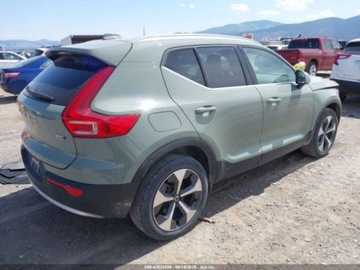 Volvo XC40 2023 Volvo XC 40 B5 Plus Bright Theme 2023 2.0l 2.0 Benzyna 247KM, zdjęcie 5