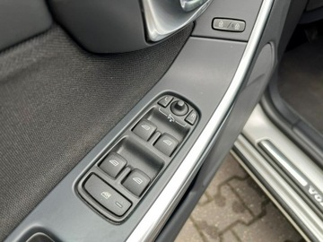 Volvo S60 II Sedan 1.6 T3 150KM 2013 Volvo S60 1.6 T3 150 KM Xenony Podgrzewane fotele, zdjęcie 10