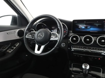 Mercedes Klasa C W205 Kombi Facelifting 1.6 180 156KM 2019 Mercedes C 180 Automat Avantgarde LIFT Navi, zdjęcie 15