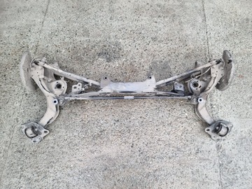BMW 1 F40 NOSNÍK ZAVĚŠENÍ ZADNÍ TĚHLICE RAMENA 2WD
