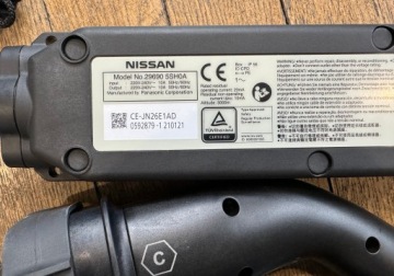 Гибридное электрическое зарядное устройство Nissan, оригинальное