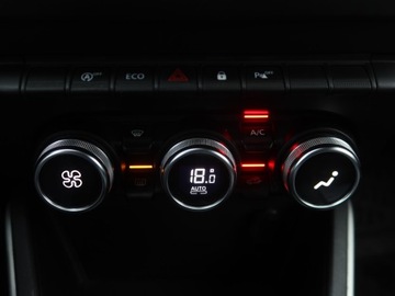 Dacia Duster II SUV 1.0 TCe 101KM 2020 Dacia Duster 1.0 TCe, Salon Polska, Serwis ASO, zdjęcie 15