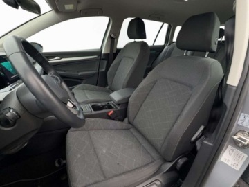 Volkswagen Golf VIII Variant 1.5 TSI 130KM 2023 Volkswagen Golf 1.5 TSI 130KM EVO Life, Serwis ASO, Gwarancja, MALY PRZEBI, zdjęcie 25
