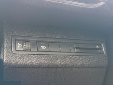 Peugeot 3008 II Crossover Facelifting  1.5 BlueHDi 130KM 2022 Peugeot 3008 1.5 BlueHDi 130KM EAT8 Allure Pack 2022r Mozliwa zamiana!, zdjęcie 25