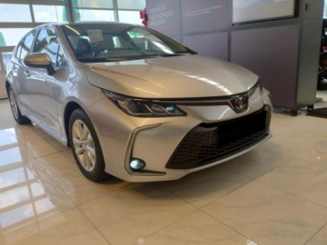 Toyota Corolla XII Sedan Facelifting 1.8 Hybrid 140KM 2025 Od ręki - Comfort 1.8 Hybrid 140KM | Podgrzewane fotele!, zdjęcie 1