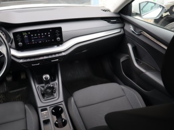 Skoda Octavia IV Liftback 1.0 TSI EVO 110KM 2021 Skoda Octavia 1.0 TSI, Salon Polska, Klima, zdjęcie 7