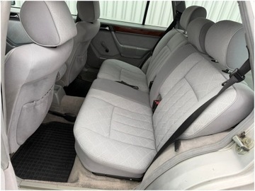 Mercedes W124 Sedan 2.5 D 113KM 1995 Mercedes-Benz W124 E 250, zdjęcie 15