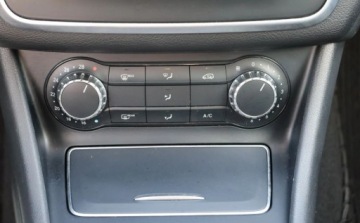 Mercedes CLA C117 Shooting Brake Facelifting 2.1 220 d 177KM 2017 Mercedes-Benz CLA NAVI, Czujniki, Tempomat, Grzane Fotele, Multifunkcja, Z, zdjęcie 9