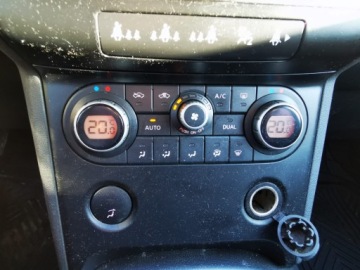 Nissan Qashqai I 2007 NISSAN QASHQAI 1.5 dCi 125KM, Manualna skrzynia , Automatyczna klimatyzacja, zdjęcie 13