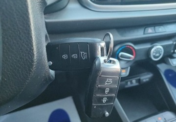 Kia Rio IV 2019 Kia Rio Super Stan Okazja Maly Przebieg 1.2 Benzyna 90KM, zdjęcie 17
