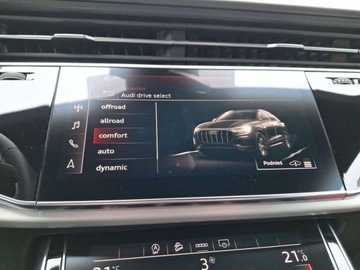 Audi Q8 SUV 3.0 45 TDI 231KM 2022 Audi Q8 S-Line Matrix Pneumatyka 3.0 Diesel 231KM, zdjęcie 27
