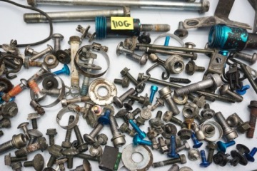 SUZUKI GSX-R 600 750 КОМПЛЕКТ БОЛТОВ K4-K5