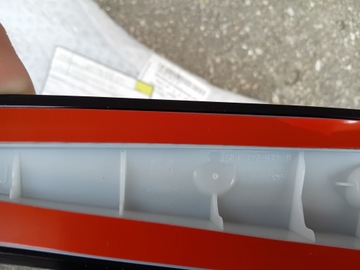 SEAT ARONA LIFTING 22- PRAVÁ LIŠTA SPOILER VÍKO KUFRU KUFRU
