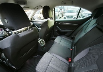 Skoda Octavia IV Liftback 1.5 TSI EVO 150KM 2023 Skoda Octavia Style Pakiety, FV 23, ACC, Podgrzewana szyba, Ambiente, Kes, zdjęcie 18
