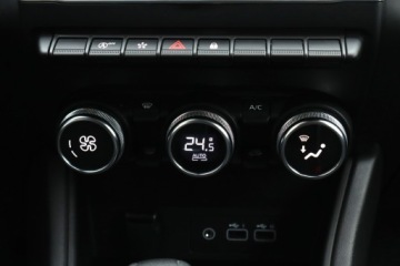 Renault Captur II Crossover 1.3 TCe 140KM 2023 Renault Captur 1.3 TCe MHEV, Salon Polska, zdjęcie 11