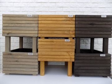 деревянный цветочный горшок с ламелями 38х38х40 см.