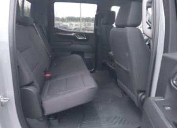 Chevrolet Silverado II 2024 Chevrolet Silverado 2024, 5.3L, 4x4, 1500 RST, od ubezpieczalni 5.3 Benzyna, zdjęcie 10