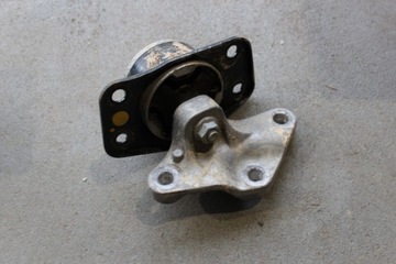 UCHYCENÍ MOTORU MITSUBISHI COLT 1.3 09-