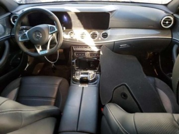 Mercedes Klasa E W213 2018 Mercedes-Benz Klasa E Mercedes-Benz Klasa E 43 AMG 3.0 Benzyna 396KM, zdjęcie 6