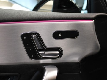 Mercedes CLA C118/X118 Coupe Facelifting 1.3 200 163KM 2024 MERCEDES-BENZ CLA 200 AMG Line Sedan 1.3 (163KM) 2024, zdjęcie 12