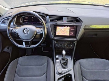 Volkswagen Tiguan II SUV 2.0 TDI SCR 240KM 2019 Volkswagen Tiguan 2.0 TDI 240KM 4Motion DSG Highline LED Virtual Kamera360, zdjęcie 1