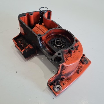 HUSQVARNA 344 FG KARTER ПОЛОВИНА КОРПУСА ДВИГАТЕЛЯ