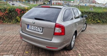 Skoda Octavia II Kombi 1.6 TDI CR DPF 105KM 2011 Skoda Octavia Wzorowa - Bezwyoadkowa - Nawigacja - Zarejestrowana 1.6, zdjęcie 4