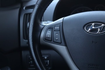 Hyundai i30 I CW 2.0 143KM 2008 Hyundai i30 2.0 CVVT, Klima, Klimatronic, zdjęcie 16