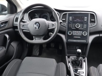 Renault Megane IV Grandtour 1.2 Energy TCe 100KM 2017 Renault Megane 1.2 TCe, Klima, Tempomat, zdjęcie 6