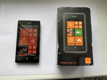 Телефон Nokia Lumia 520 в комплектации без замка