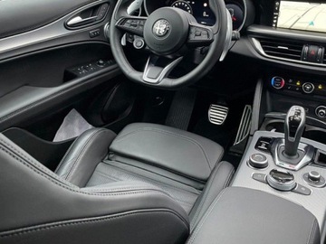 Alfa Romeo Stelvio SUV Facelifting 2023 2.0 GME Turbo 280KM 2025 Alfa Romeo Stelvio 2.0 Turbo Veloce Q4 (280KM) | Pakiet Premium Theater Sou, zdjęcie 5