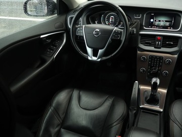 Volvo V40 II Hatchback Facelifting 2.0 D2 120KM 2017 Volvo V40 Cross Country 2.0 D2, Skóra, Navi, zdjęcie 6