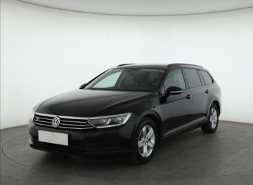 Volkswagen Passat B8 Variant 1.4 TSI BlueMotion Technology ACT 150KM 2017 VW Passat 1.4 TSI, Salon Polska, Navi, Klima, zdjęcie 1