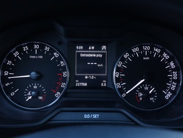 Skoda Octavia III Kombi 2.0 TDI CR DPF 150KM 2015 Skoda Octavia 2.0 TDI, DSG, Navi, Xenon, Bi-Xenon, zdjęcie 10