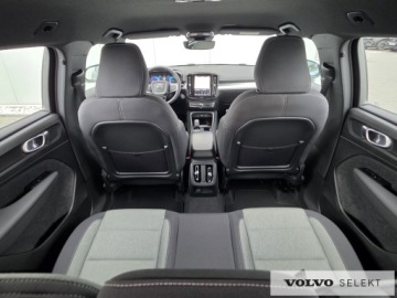 Volvo XC40 Crossover Facelifting 2.0 B4 197KM 2022 Volvo XC 40 Salon PL B4 197KM Aut. Google Kamera C, zdjęcie 17