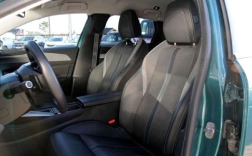 Peugeot 2023 Peugeot 308 1.2 mHEV Active Pack SS e-DCS6 1.2 Benzyna 130KM, zdjęcie 24