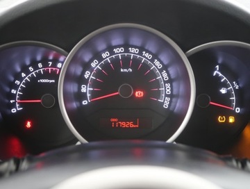 Kia Venga Mikrovan 1.4 DOHC CVVT 90KM 2015 Kia Venga 1.4 CVVT, Navi, Klima, Tempomat, zdjęcie 10