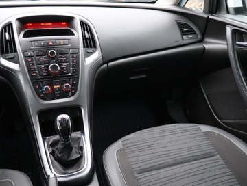 Opel Astra J Sedan 1.6 Twinport ECOTEC 115KM 2018 Opel Astra 1.6 16V, Salon Polska, Serwis ASO, zdjęcie 7