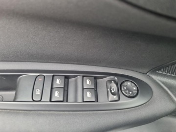 Citroen C4 II Hatchback 5d Facelifting 1.2 PureTech 130KM 2016 Citroën C4 1.2 PureTech Shine S&amp;S II (2010-) Citr, zdjęcie 20