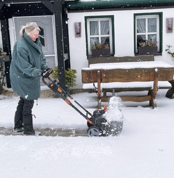 Снегоочиститель WORX WG471E 40 В 2x4 Ач аккумуляторный